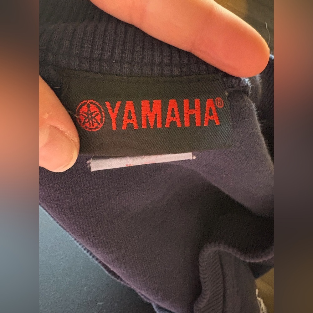 Vintage Yamaha Men's Navy Blue Sweater - Picture 5 of 7